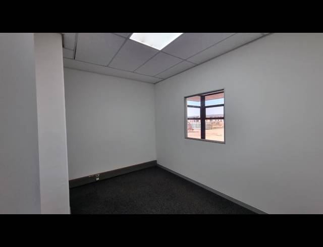 1,223M² WAREHOUSE TO LET IN GLEN MARAIS